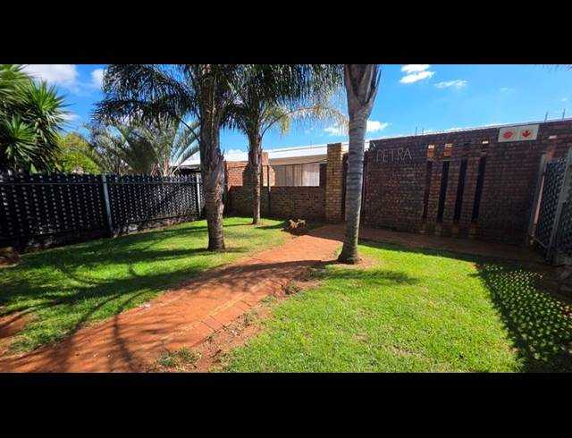 4 BEDROOM TOWNHOUSE FOR SALE IN WONDERBOOM